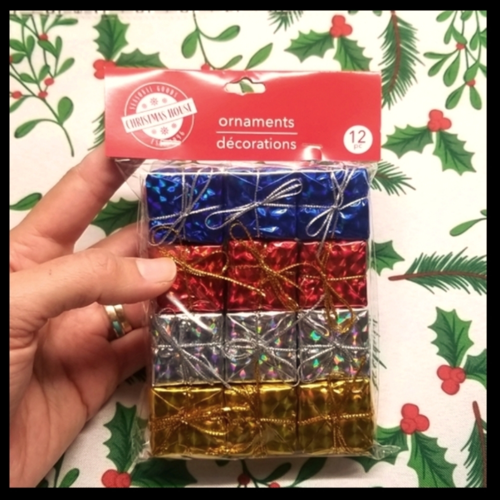 Miniature Christmas Vintage style Gift Box Ornaments